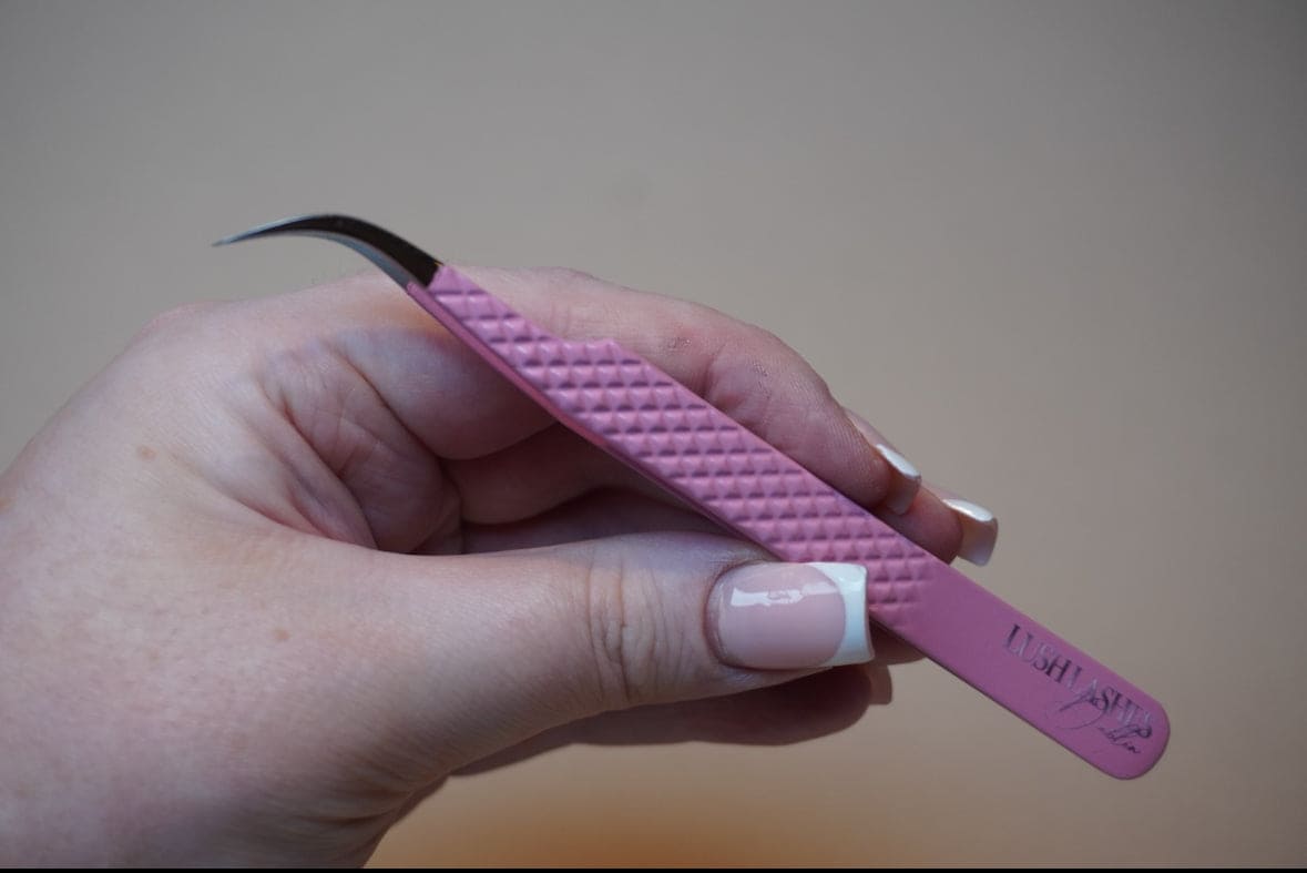 Curved Fiber Tip Tweezers